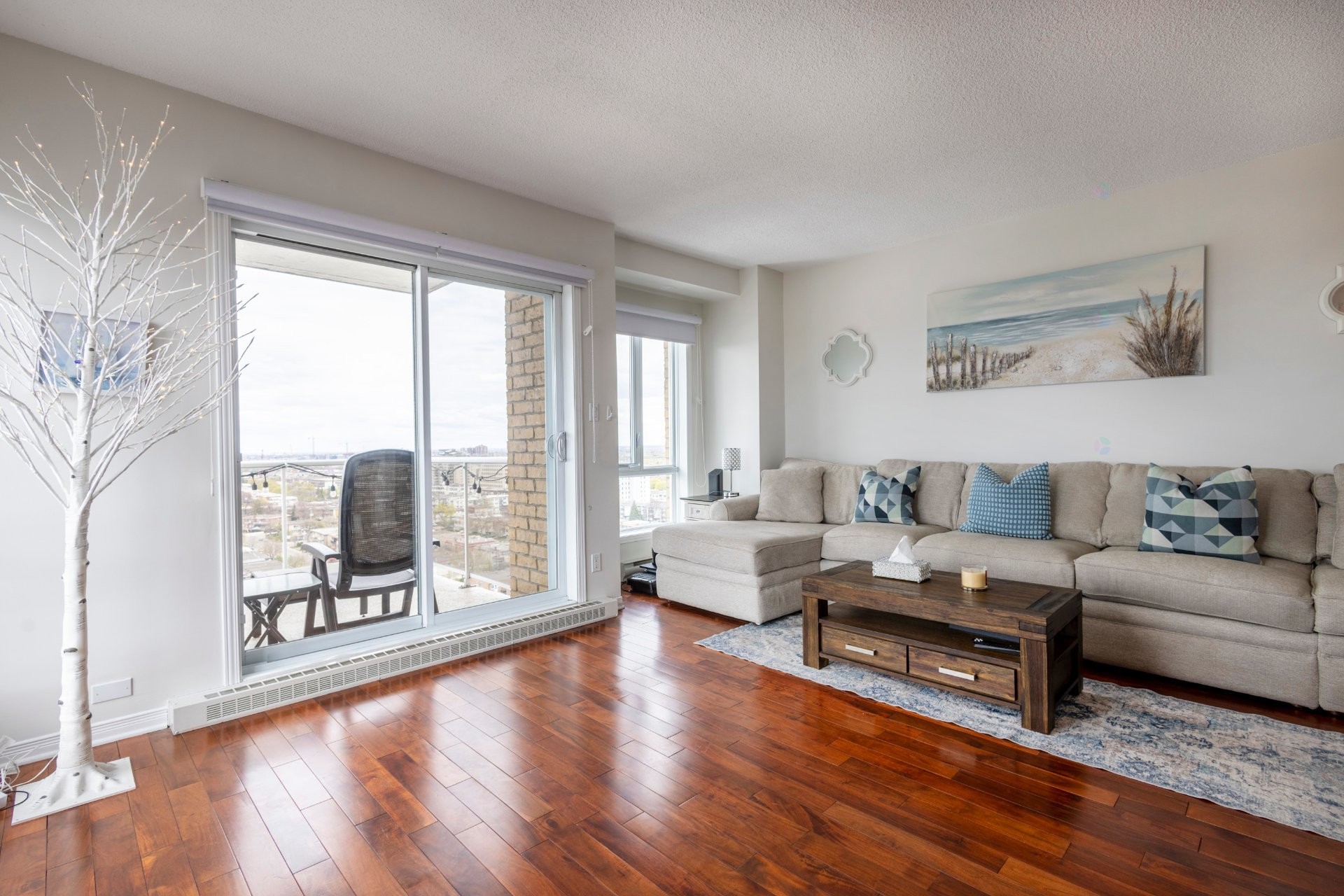 









7705


Rue du Mans

, 1502,
Montréal (Saint-Léonard),




QC
H1S2A2

