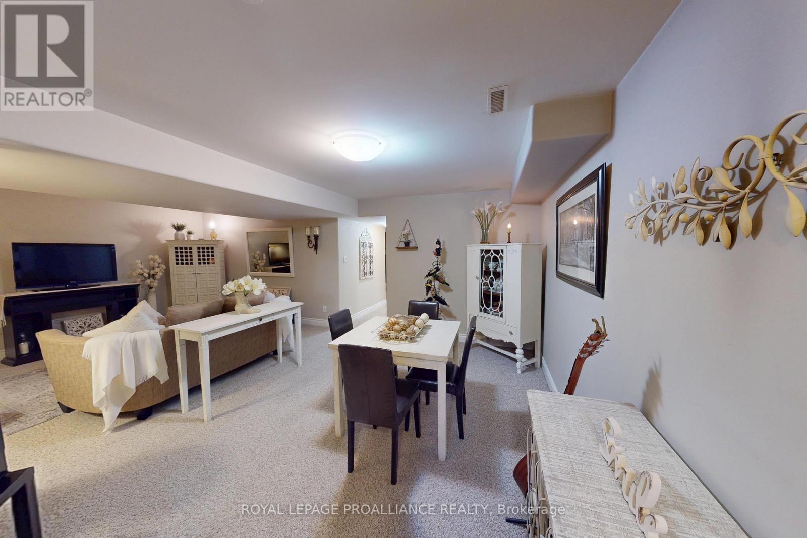 












23 LEDGEROCK COURT

,
Quinte West (Sidney Ward),




Ontario
K8R0A1

