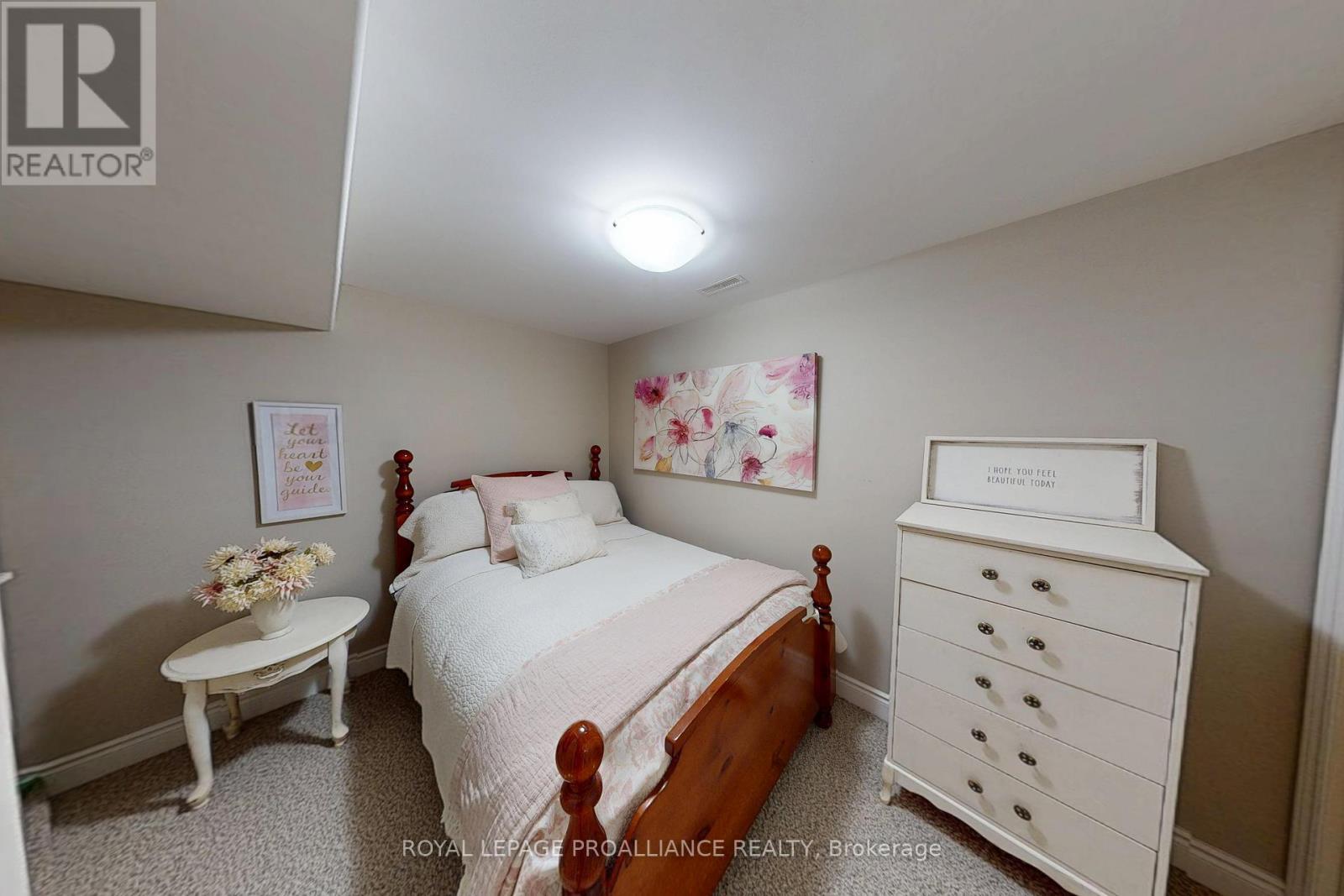 












23 LEDGEROCK COURT

,
Quinte West (Sidney Ward),




Ontario
K8R0A1

