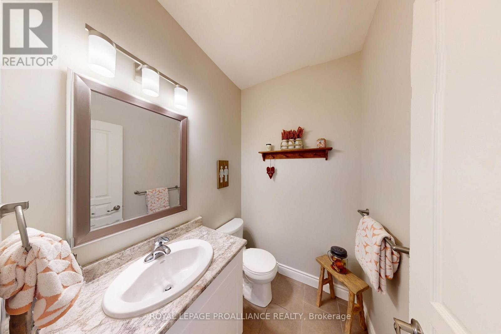 












23 LEDGEROCK COURT

,
Quinte West (Sidney Ward),




Ontario
K8R0A1

