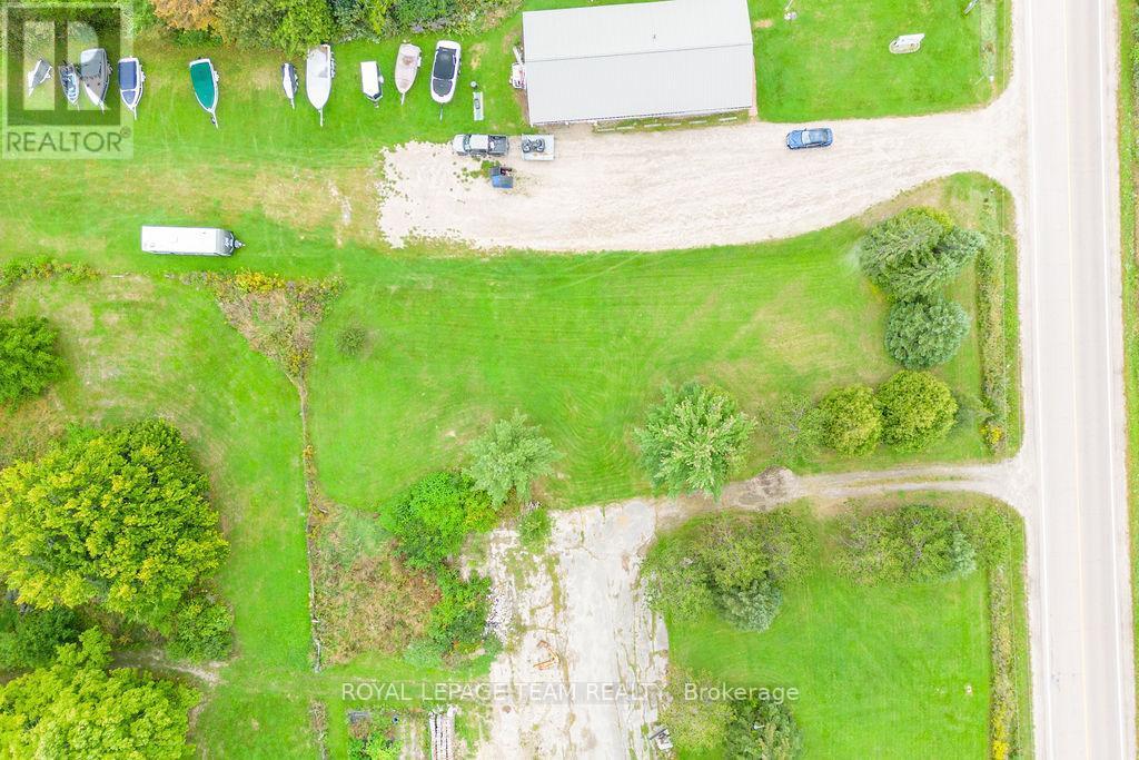 












00 GILLAN ROAD

,
Renfrew,







Ontario
K7V4L3

