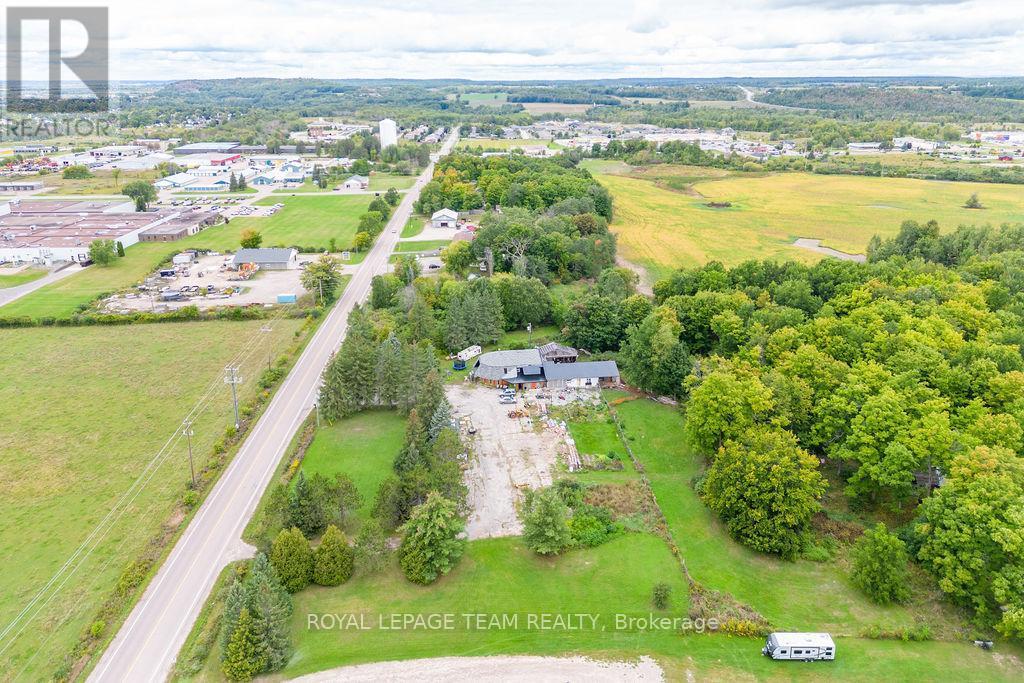 












00 GILLAN ROAD

,
Renfrew,







Ontario
K7V4L3

