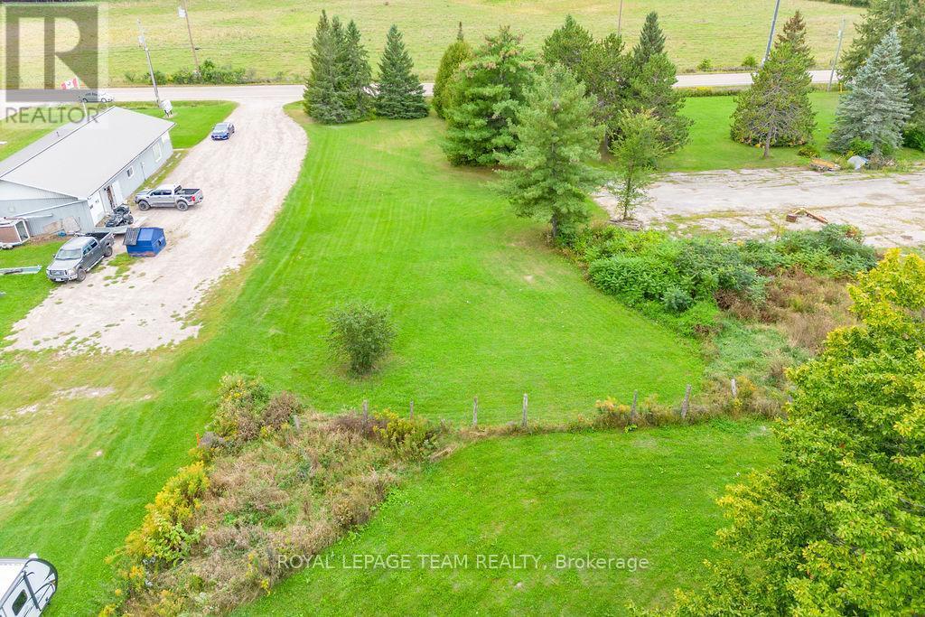 












00 GILLAN ROAD

,
Renfrew,







Ontario
K7V4L3

