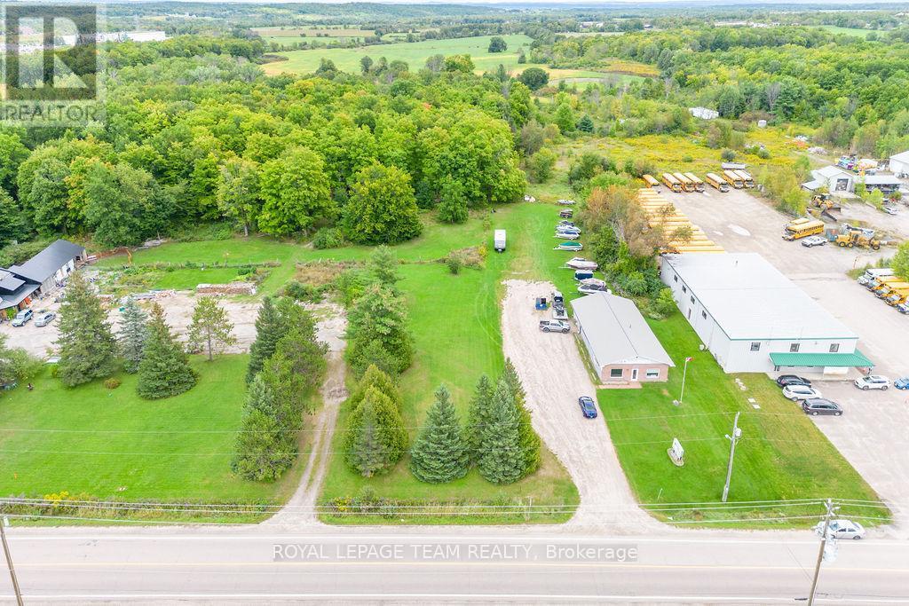 












00 GILLAN ROAD

,
Renfrew,







Ontario
K7V4L3

