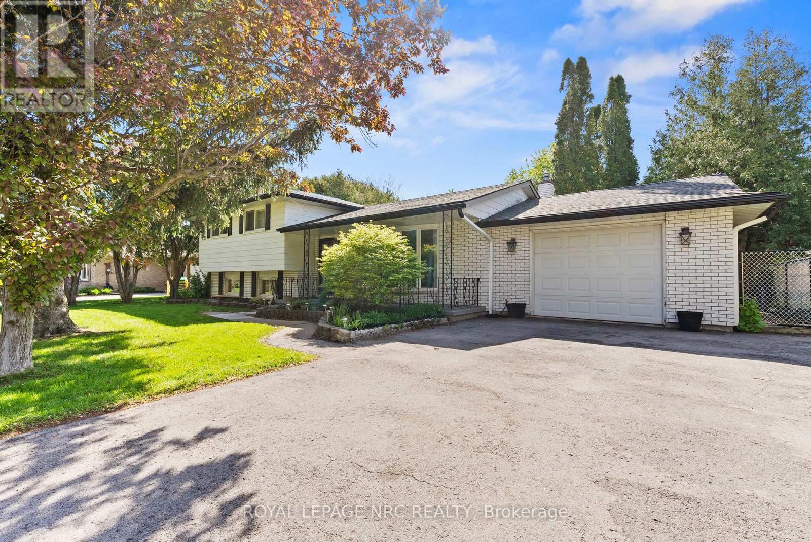 












21 UPPER CANADA DRIVE

,
Niagara-on-the-Lake (Town),




Ontario
L0S1J0

