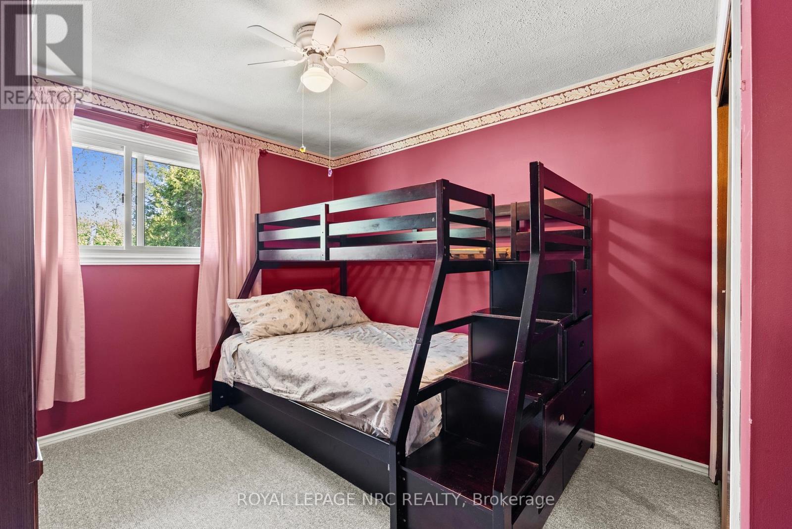 












21 UPPER CANADA DRIVE

,
Niagara-on-the-Lake (Town),




Ontario
L0S1J0

