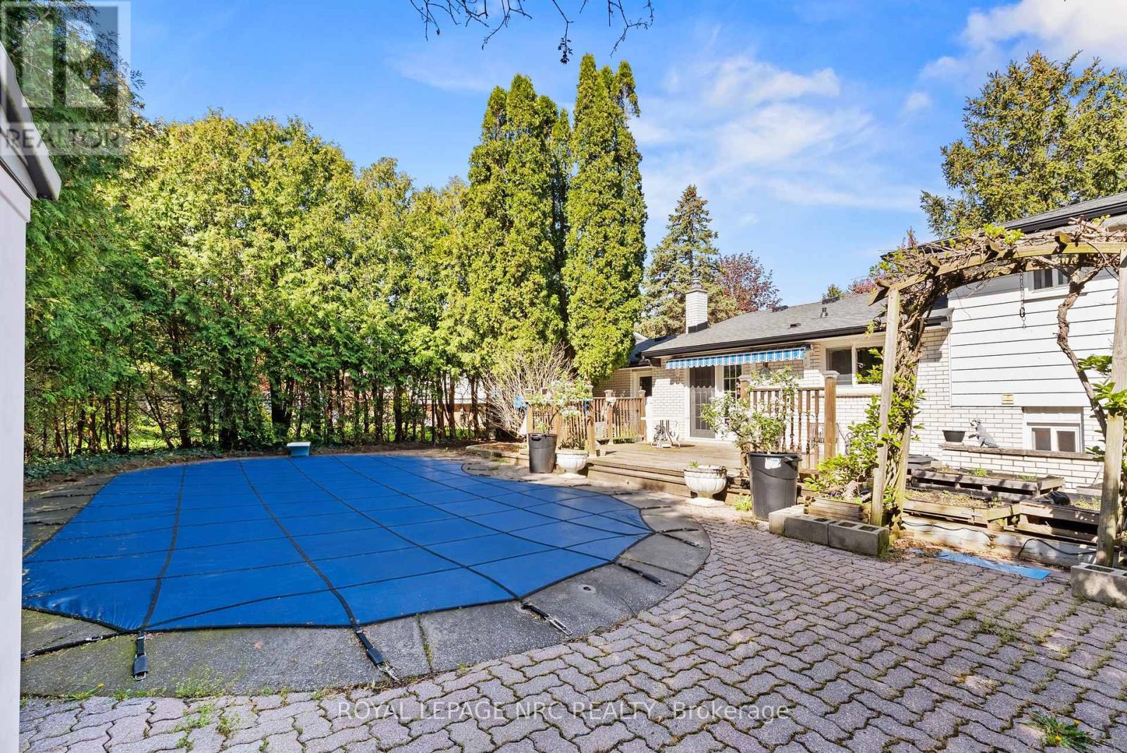












21 UPPER CANADA DRIVE

,
Niagara-on-the-Lake (Town),




Ontario
L0S1J0

