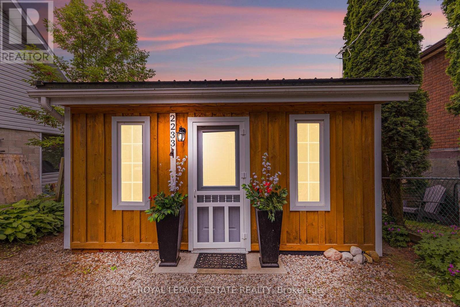 












2233 NORTH ORR LAKE ROAD

,
Springwater,




Ontario
L0L1P0

