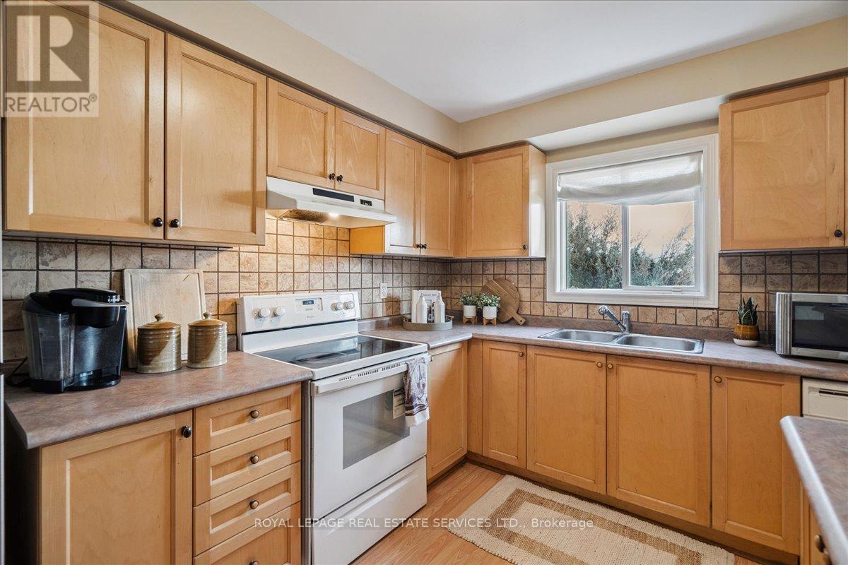 












14 - 2871 DARIEN ROAD

,
Burlington,




Ontario
L7M4R6

