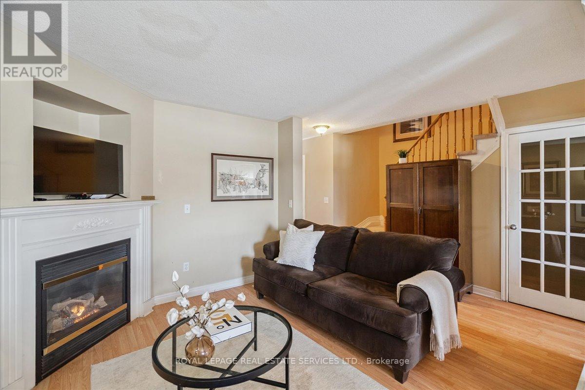 












14 - 2871 DARIEN ROAD

,
Burlington,




Ontario
L7M4R6

