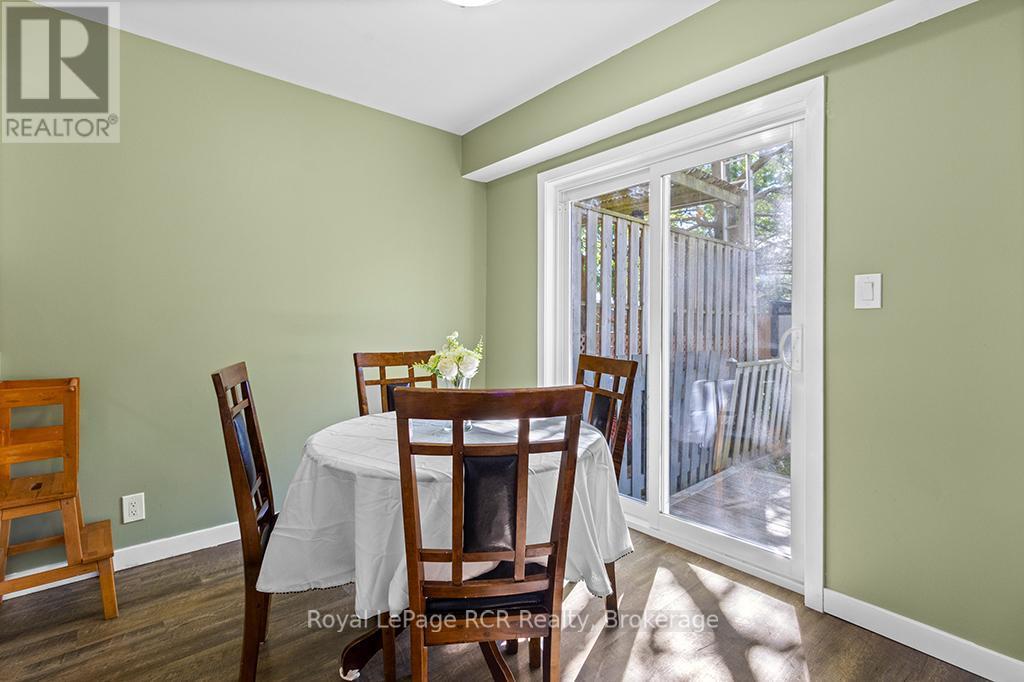 












2512 - 2512 8TH AVENUE A AVENUE E

,
Owen Sound,




Ontario
N4K6W5

