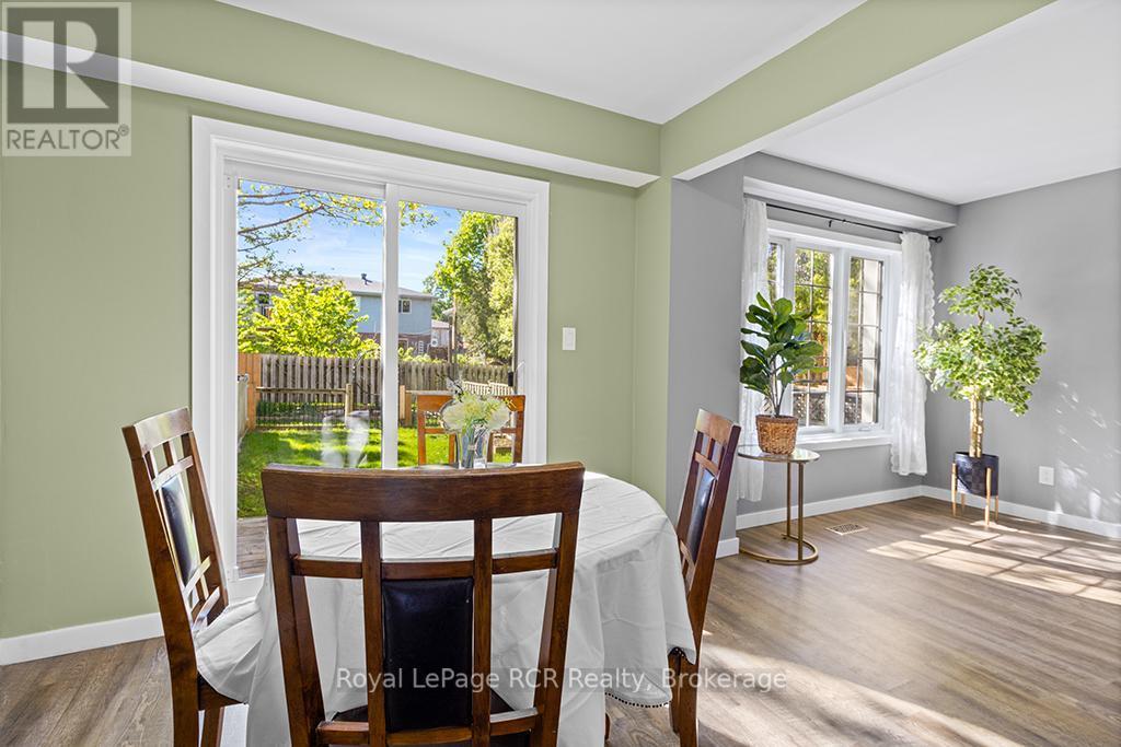 












2512 - 2512 8TH AVENUE A AVENUE E

,
Owen Sound,




Ontario
N4K6W5


