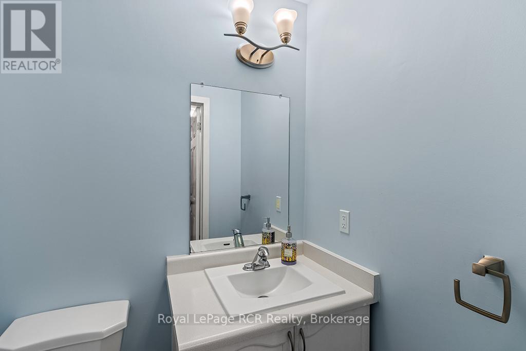 












2512 - 2512 8TH AVENUE A AVENUE E

,
Owen Sound,




Ontario
N4K6W5

