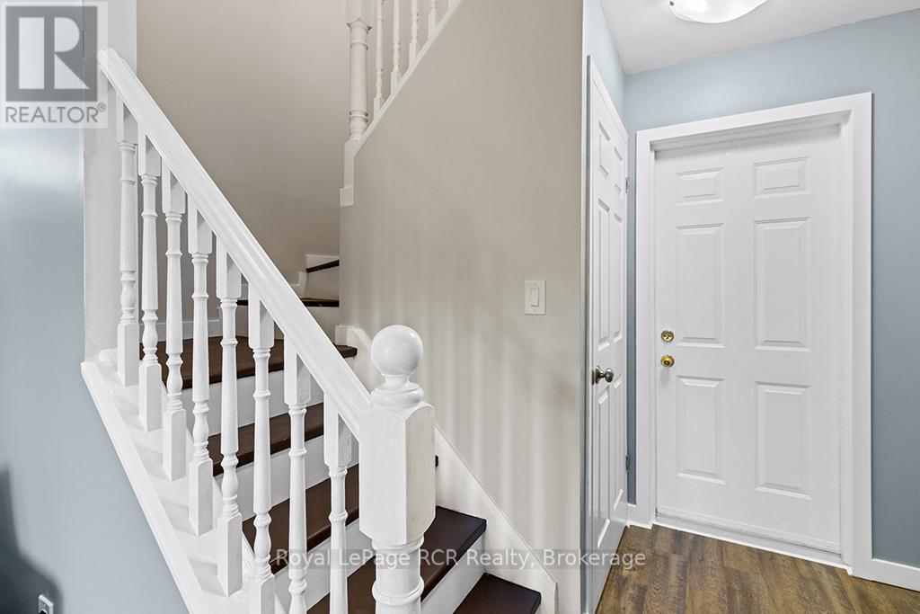 












2512 - 2512 8TH AVENUE A AVENUE E

,
Owen Sound,




Ontario
N4K6W5

