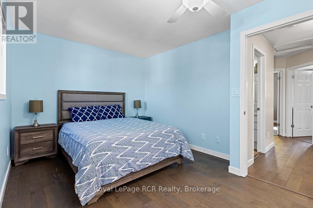 












2512 - 2512 8TH AVENUE A AVENUE E

,
Owen Sound,




Ontario
N4K6W5

