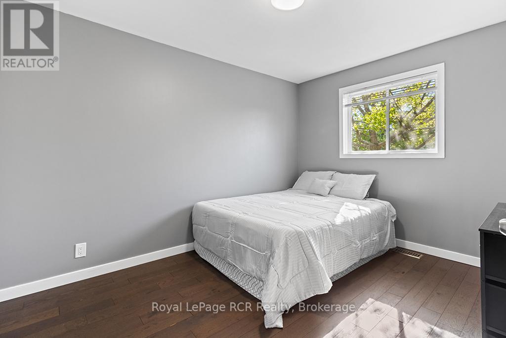 












2512 - 2512 8TH AVENUE A AVENUE E

,
Owen Sound,




Ontario
N4K6W5

