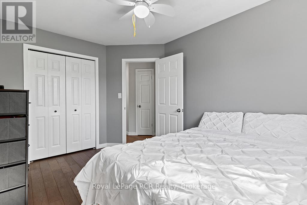 












2512 - 2512 8TH AVENUE A AVENUE E

,
Owen Sound,




Ontario
N4K6W5

