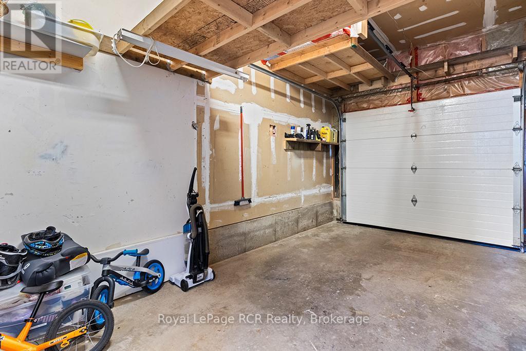 












2512 - 2512 8TH AVENUE A AVENUE E

,
Owen Sound,




Ontario
N4K6W5


