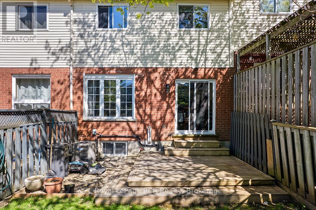 












2512 - 2512 8TH AVENUE A AVENUE E

,
Owen Sound,




Ontario
N4K6W5

