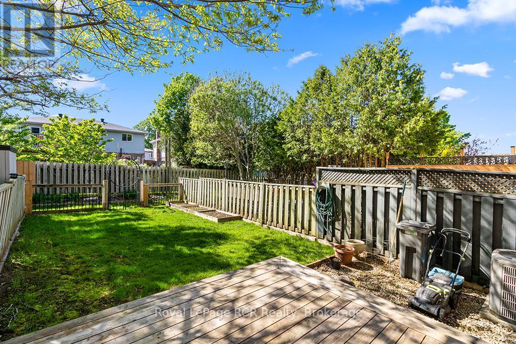 












2512 - 2512 8TH AVENUE A AVENUE E

,
Owen Sound,




Ontario
N4K6W5

