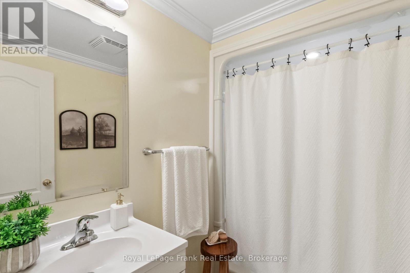 












30 - 30 GIDLEY LANE

,
Ajax (Central),




Ontario
L1T4Z7

