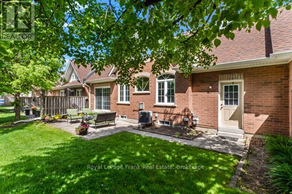 












30 - 30 GIDLEY LANE

,
Ajax (Central),




Ontario
L1T4Z7

