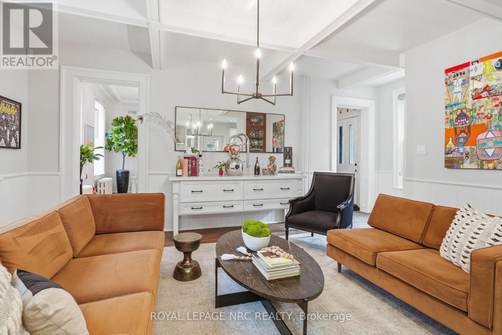 












176 JAMES STREET

,
St. Catharines (Downtown),




Ontario
L2R5C5

