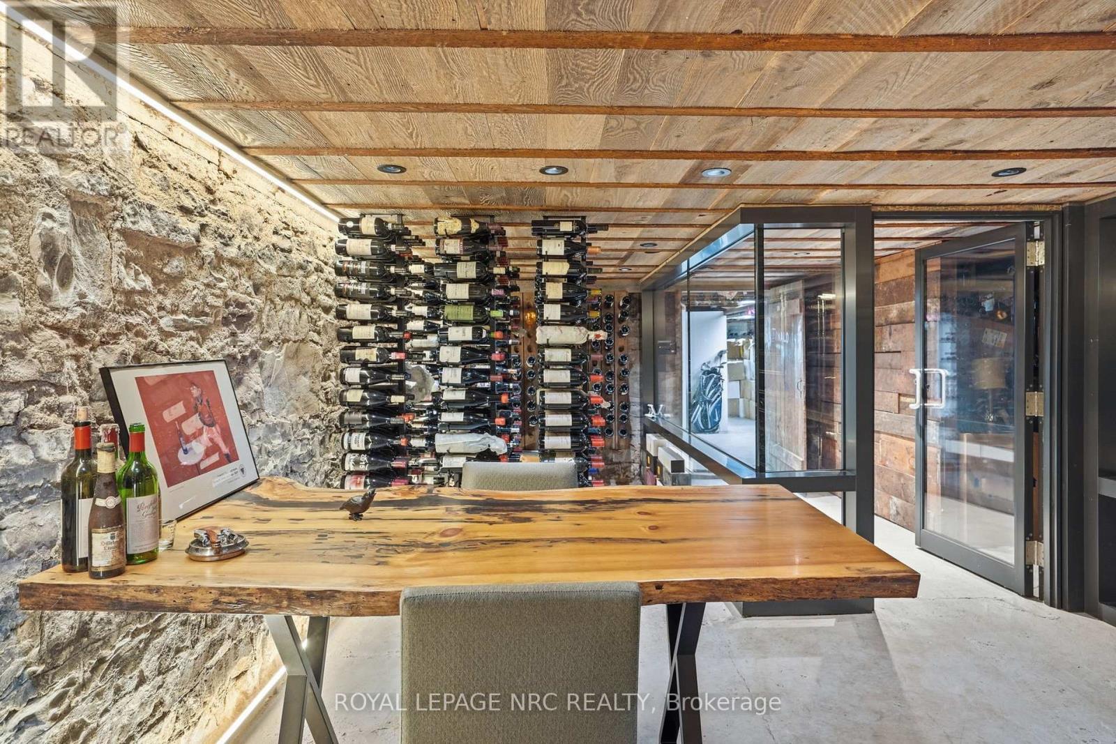 












176 JAMES STREET

,
St. Catharines (Downtown),




Ontario
L2R5C5

