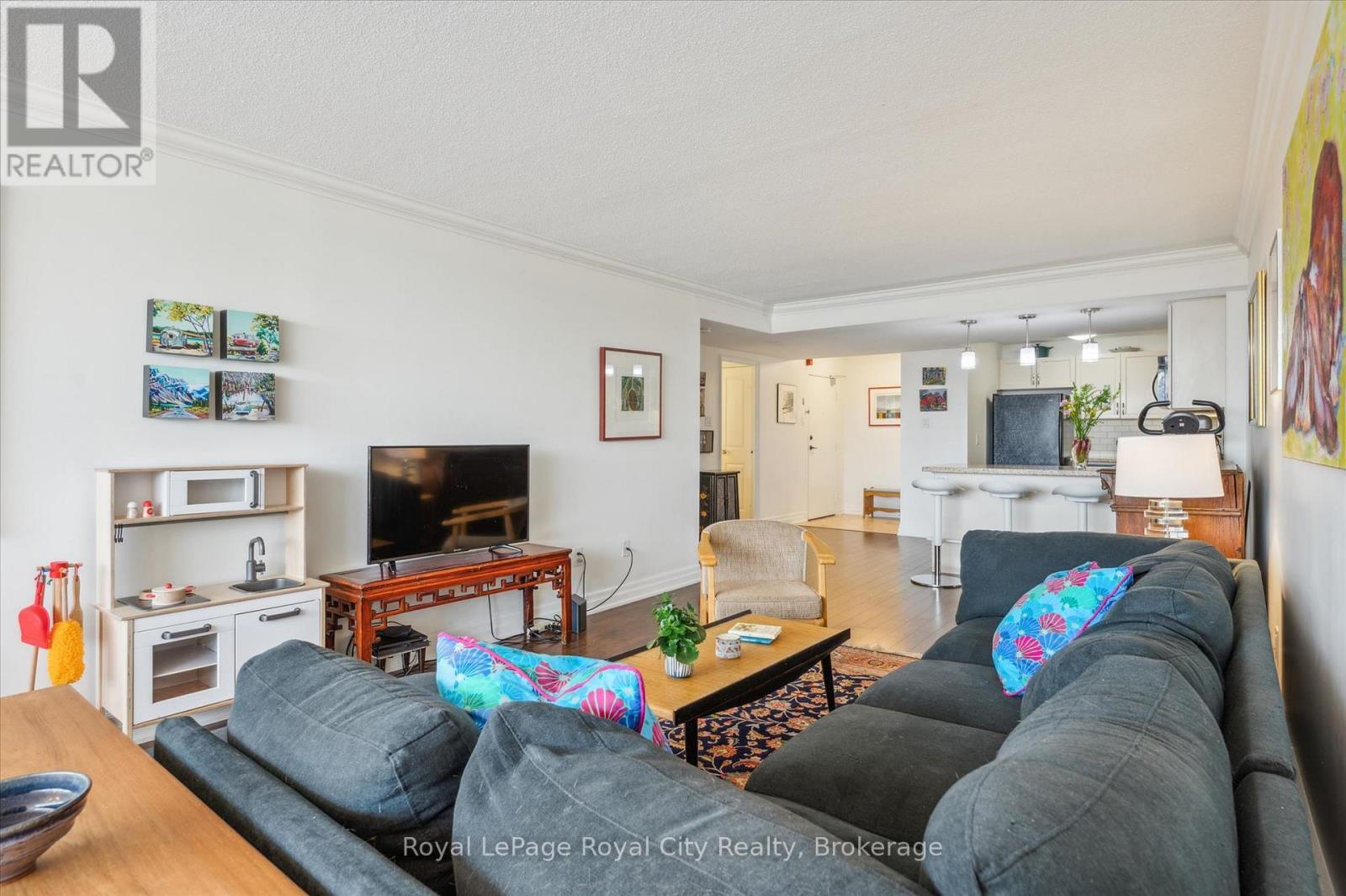 












508 - 55 YARMOUTH STREET

,
Guelph (Downtown),




Ontario
N1H7R4

