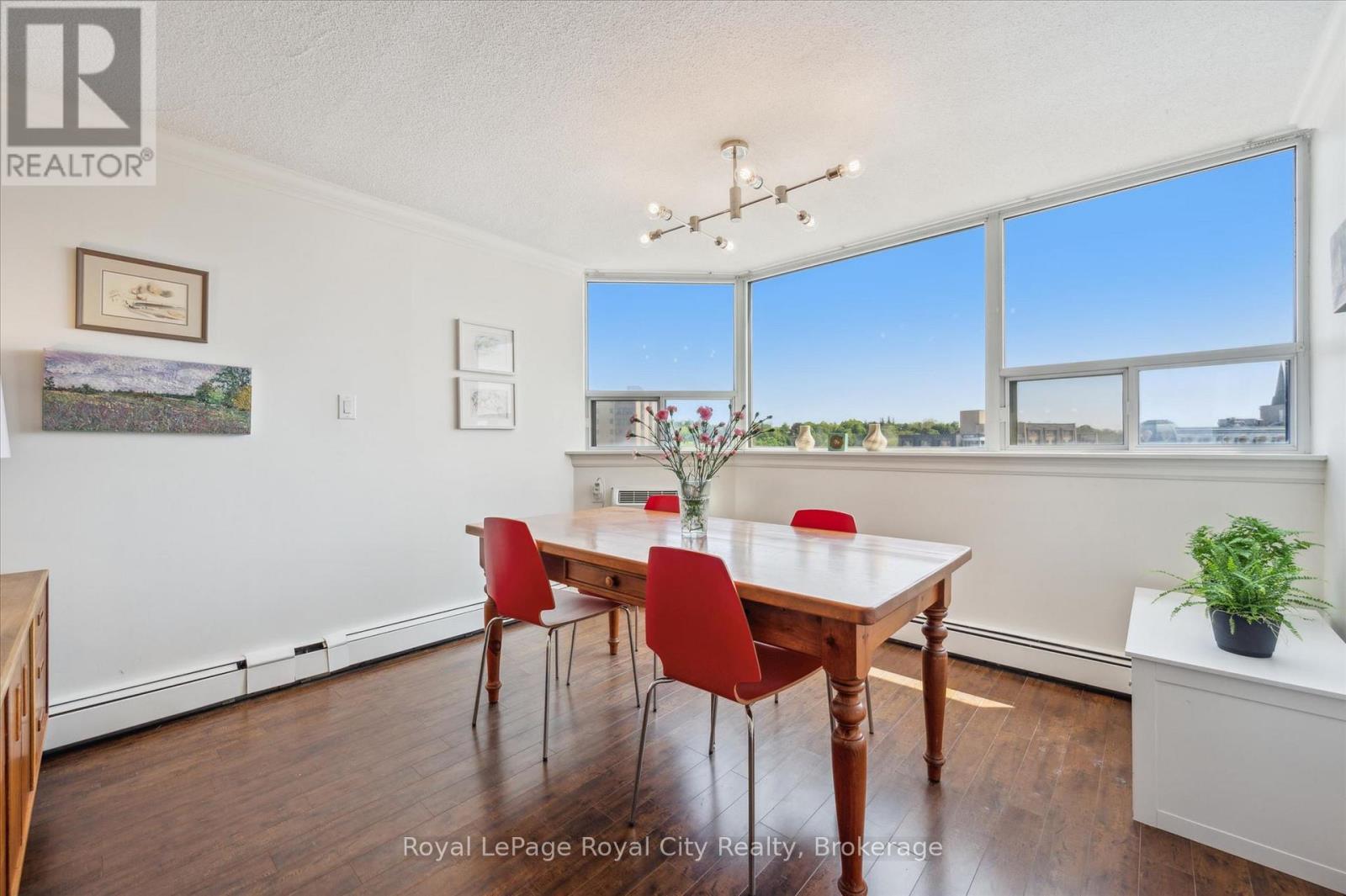 












508 - 55 YARMOUTH STREET

,
Guelph (Downtown),




Ontario
N1H7R4

