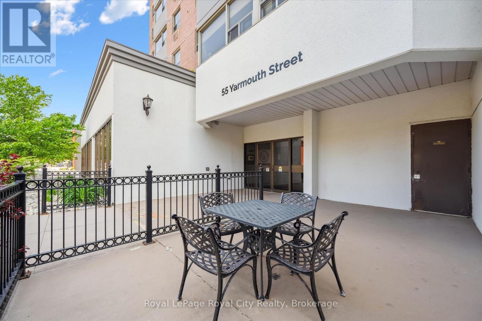 












508 - 55 YARMOUTH STREET

,
Guelph (Downtown),




Ontario
N1H7R4

