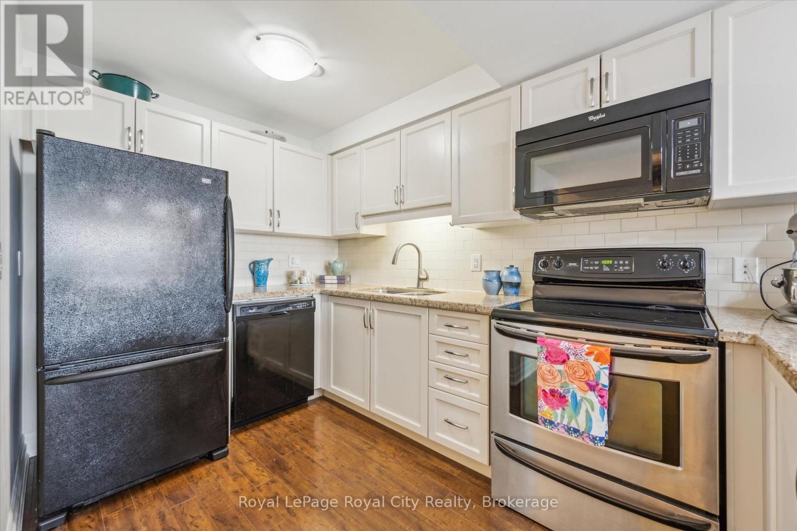 












508 - 55 YARMOUTH STREET

,
Guelph (Downtown),




Ontario
N1H7R4


