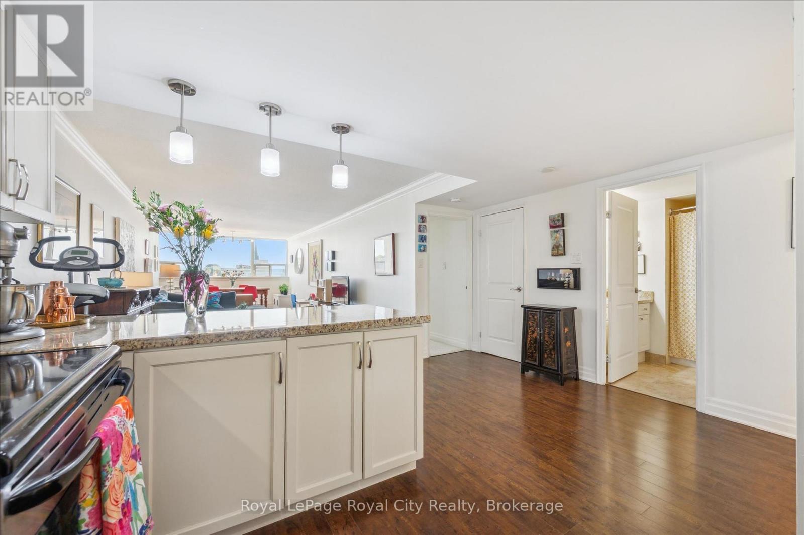 












508 - 55 YARMOUTH STREET

,
Guelph (Downtown),




Ontario
N1H7R4

