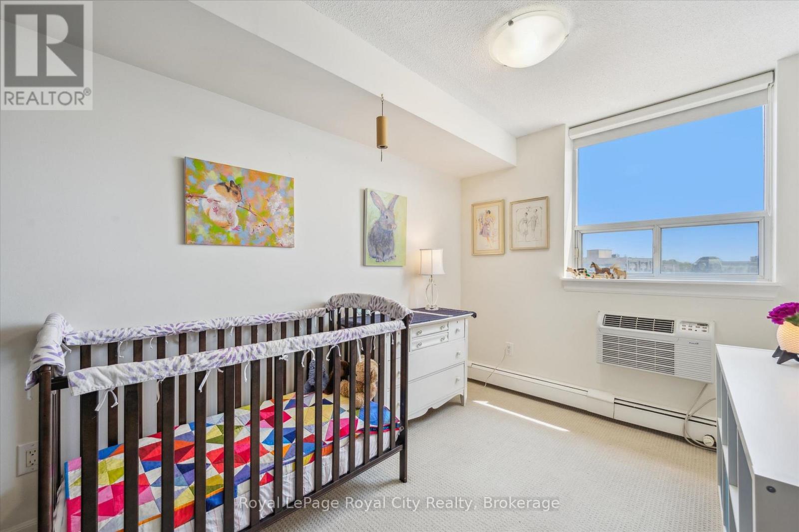 












508 - 55 YARMOUTH STREET

,
Guelph (Downtown),




Ontario
N1H7R4

