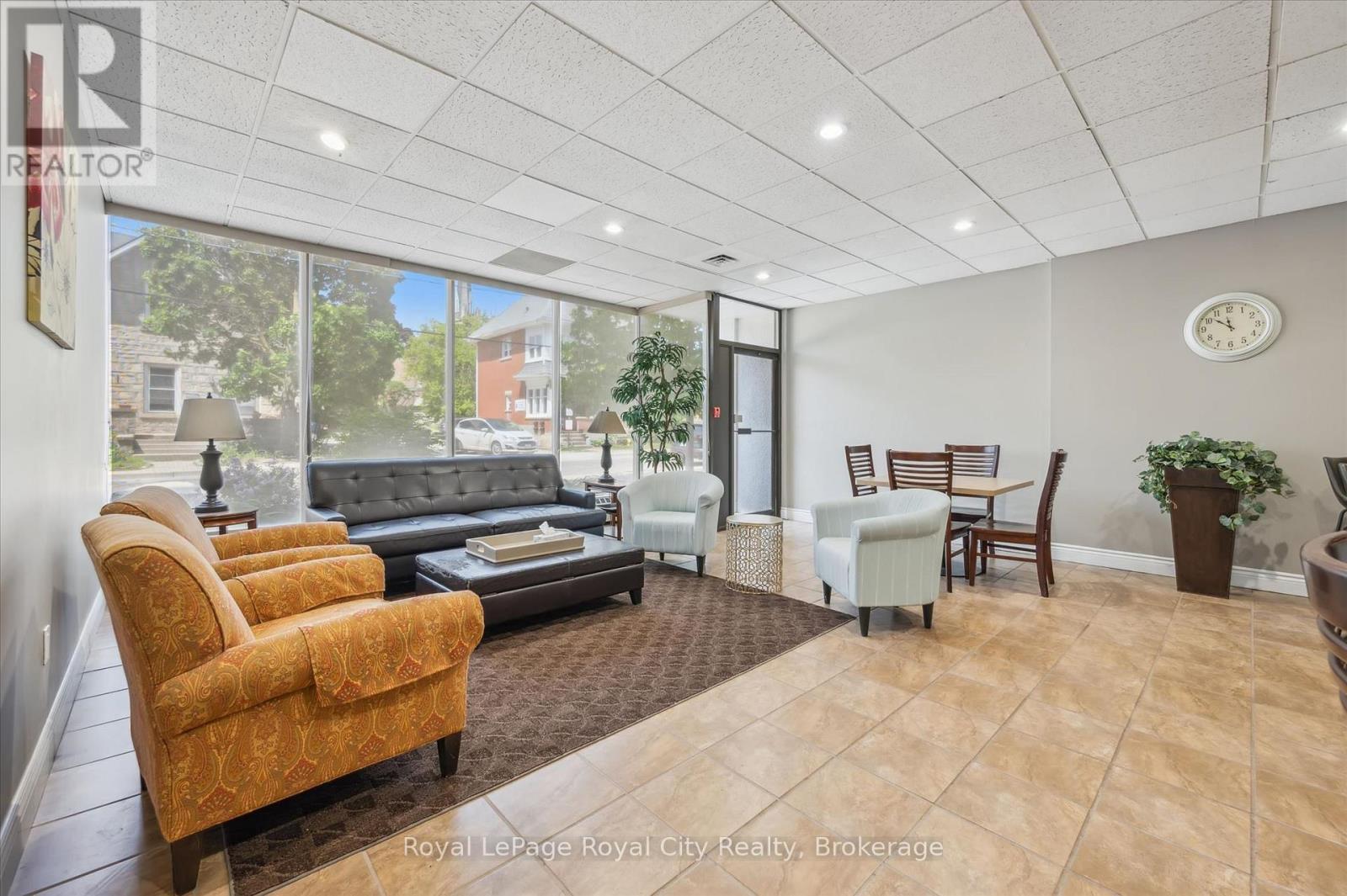 












508 - 55 YARMOUTH STREET

,
Guelph (Downtown),




Ontario
N1H7R4

