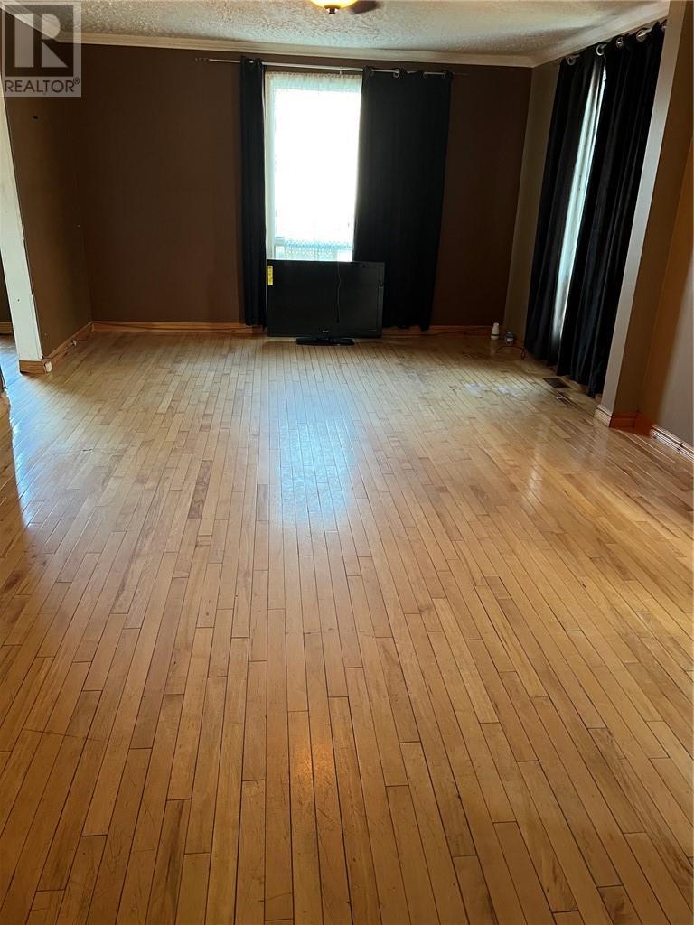 












266 Kathleen Street

,
Sudbury,




Ontario
P3C2L8

