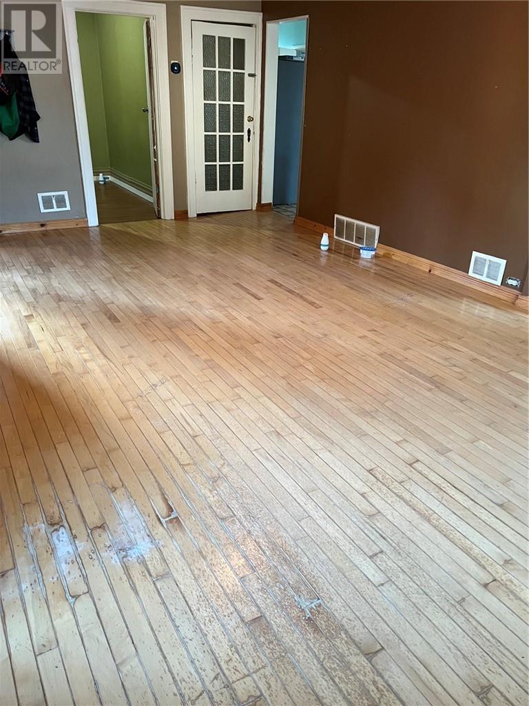 












266 Kathleen Street

,
Sudbury,




Ontario
P3C2L8

