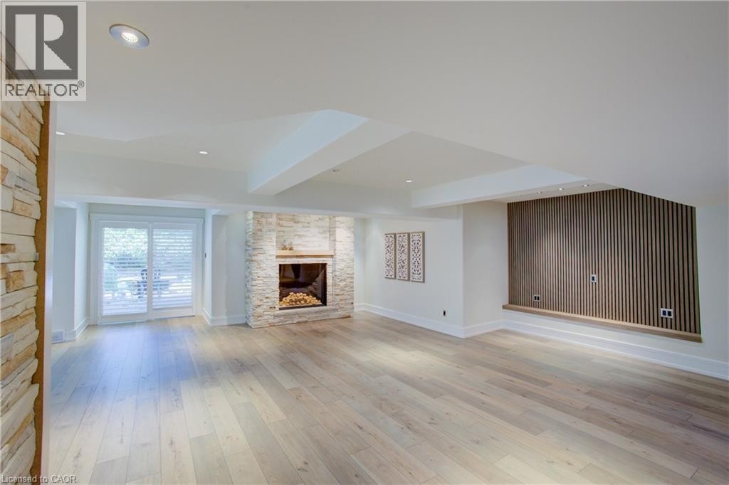 












14 JAMES Court

,
Heidelberg,




Ontario
N0B2M1

