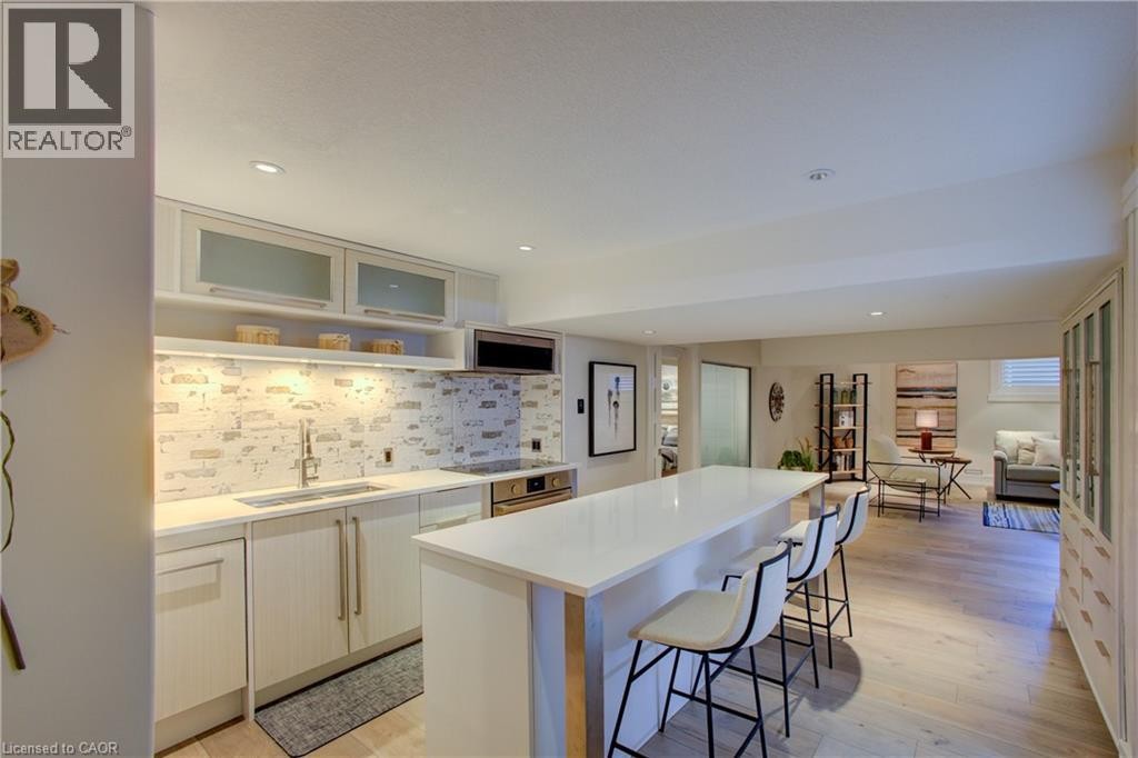 












14 JAMES Court

,
Heidelberg,




Ontario
N0B2M1

