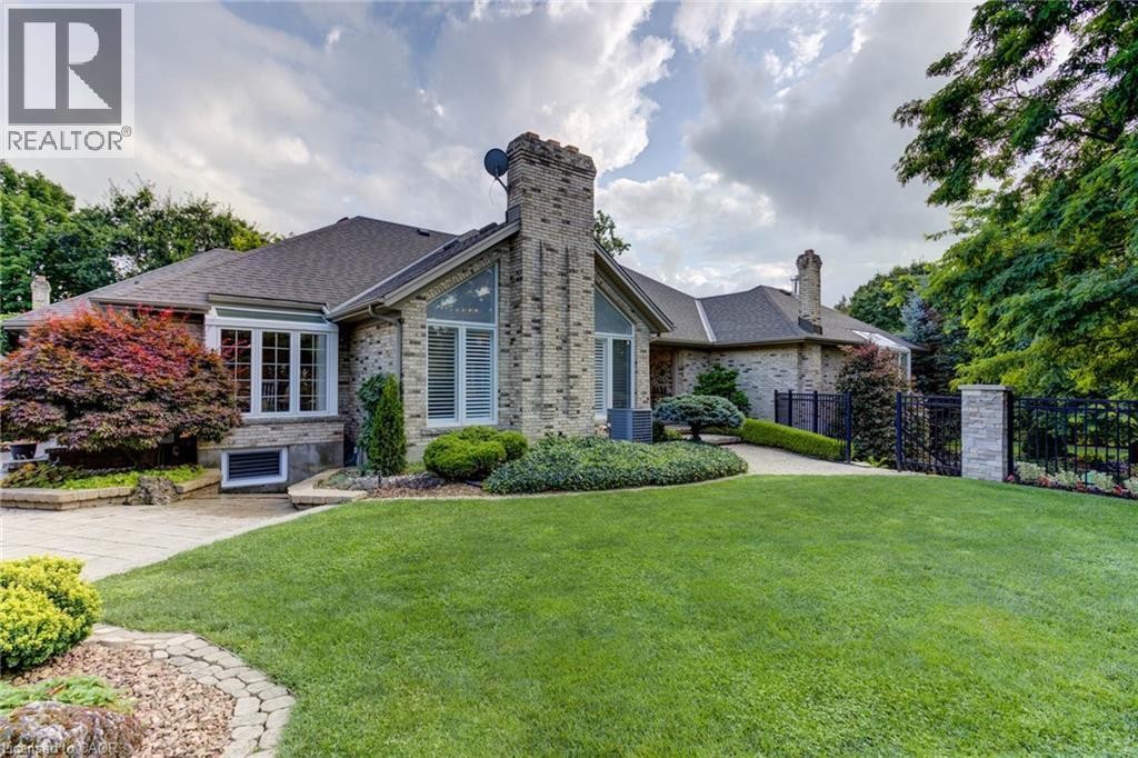 












14 JAMES Court

,
Heidelberg,




Ontario
N0B2M1

