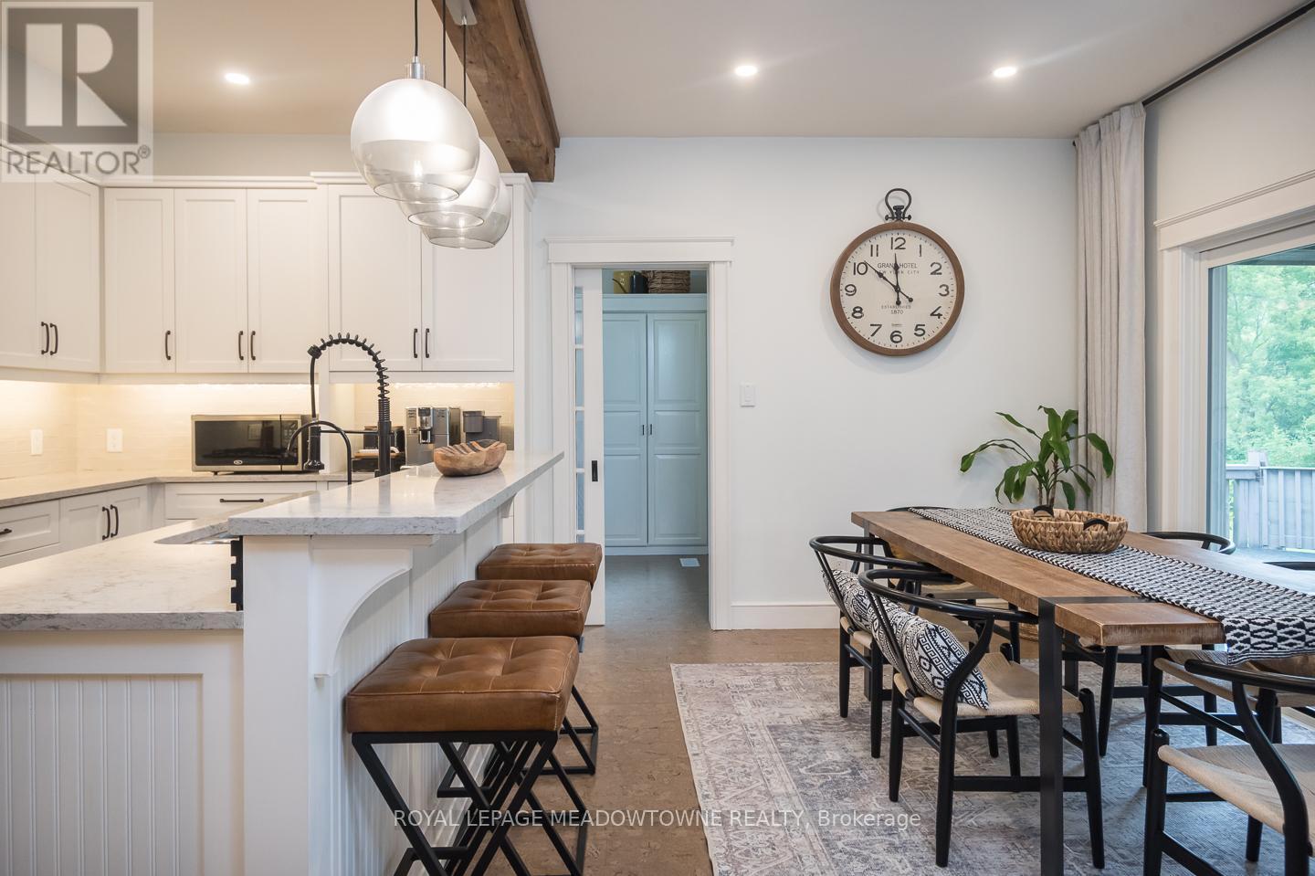 












10761 GUELPH LINE

,
Milton,




Ontario
L0P1B0


