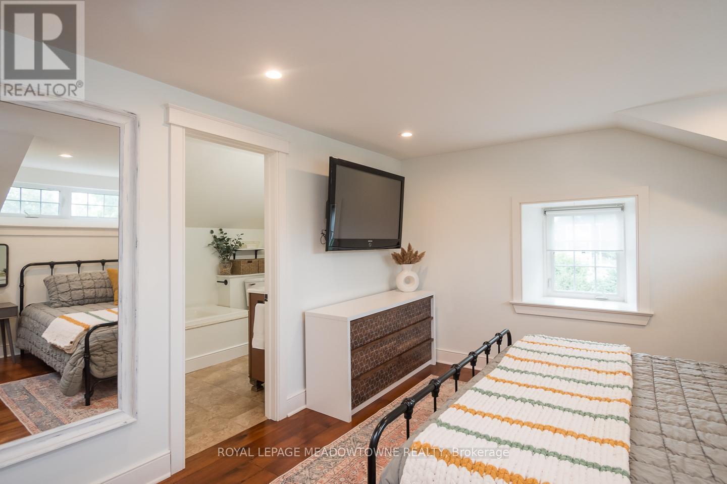 












10761 GUELPH LINE

,
Milton,




Ontario
L0P1B0


