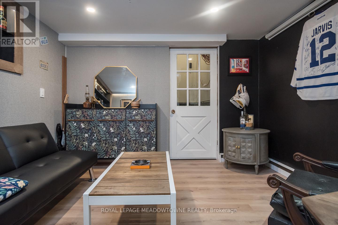 












10761 GUELPH LINE

,
Milton,




Ontario
L0P1B0

