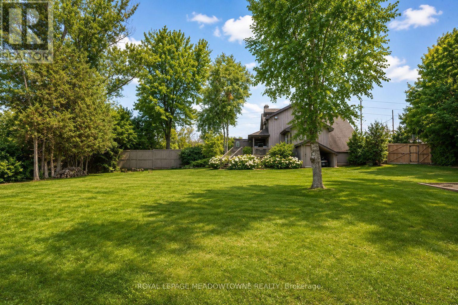 












10761 GUELPH LINE

,
Milton,




Ontario
L0P1B0

