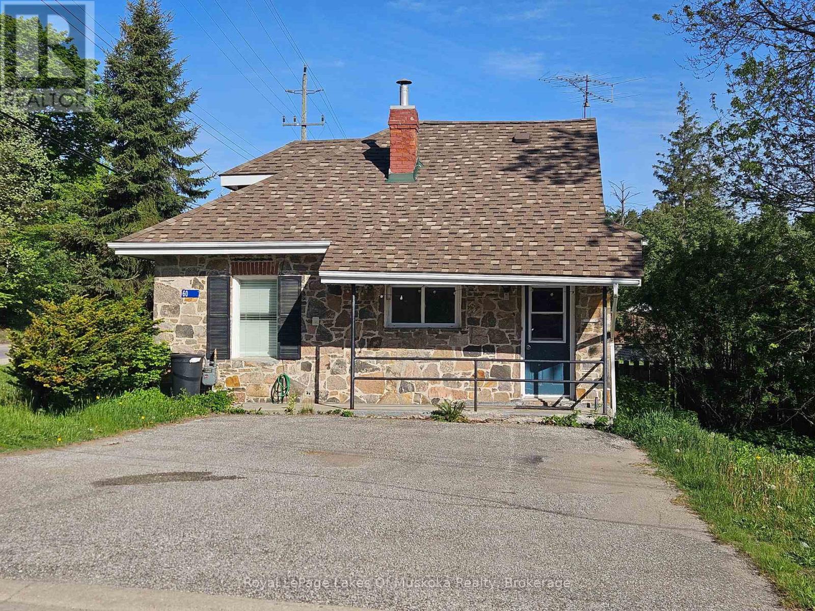 












60 WEST ROAD W

,
Huntsville (Chaffey),




Ontario
P1H1L8

