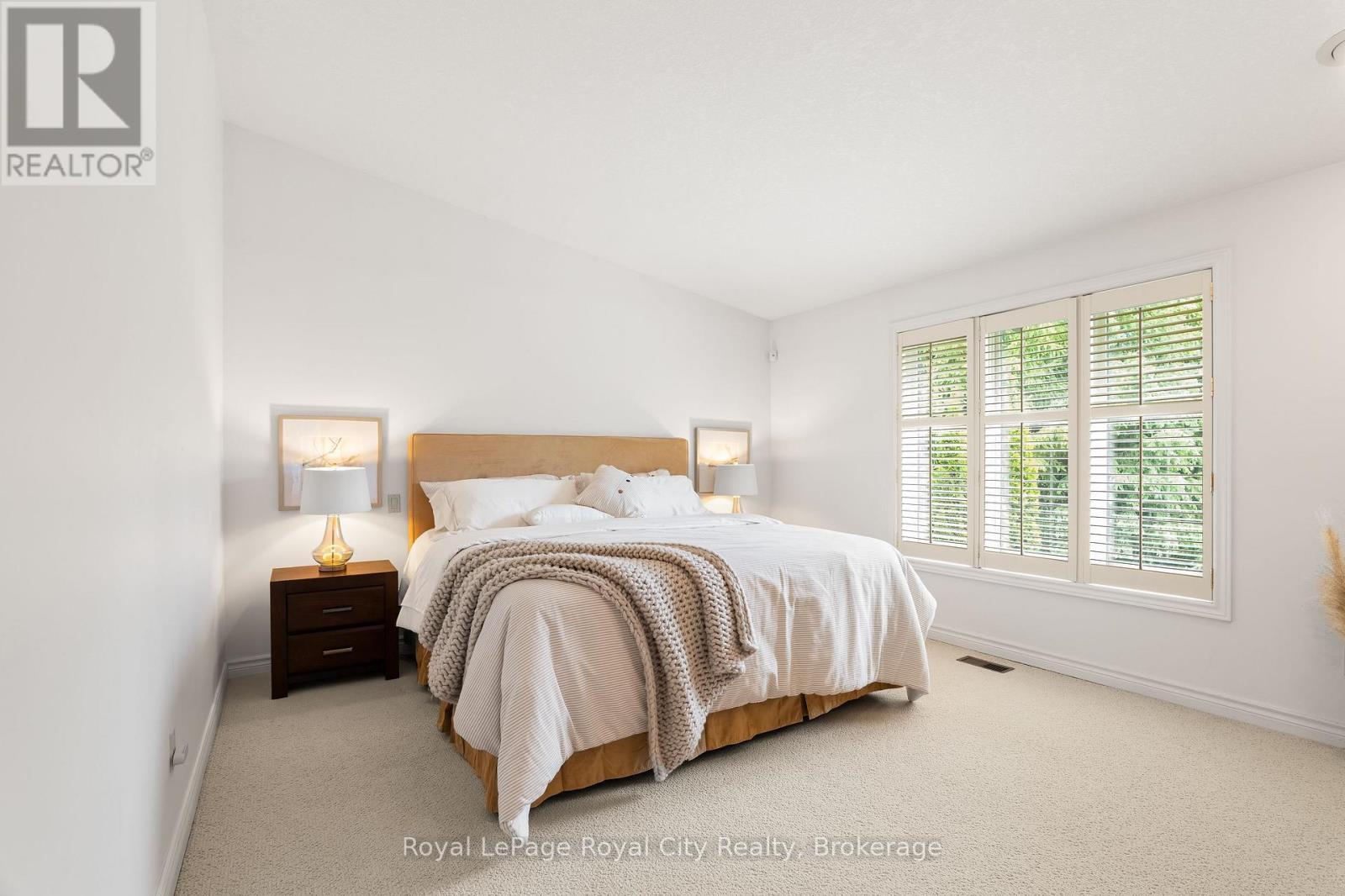 












384 SOUTH RIVER ROAD

,
Centre Wellington (Elora/Salem),




Ontario
N0B1S0

