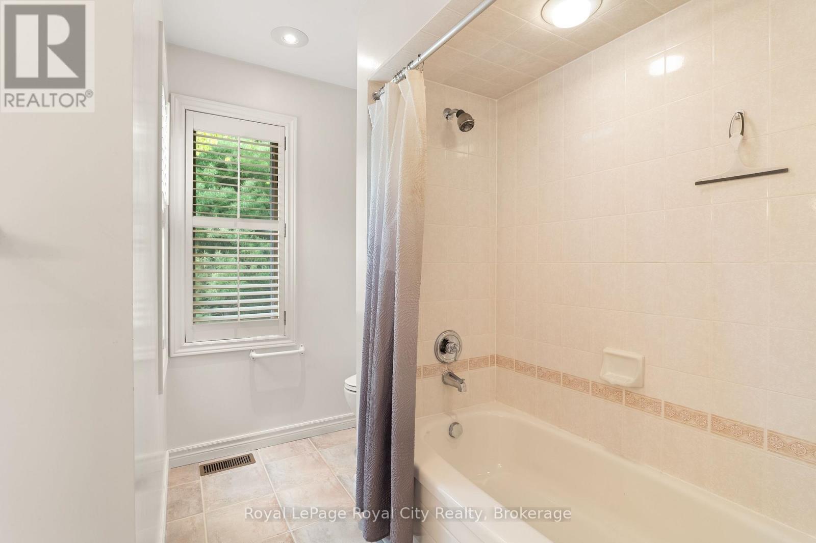 












384 SOUTH RIVER ROAD

,
Centre Wellington (Elora/Salem),




Ontario
N0B1S0

