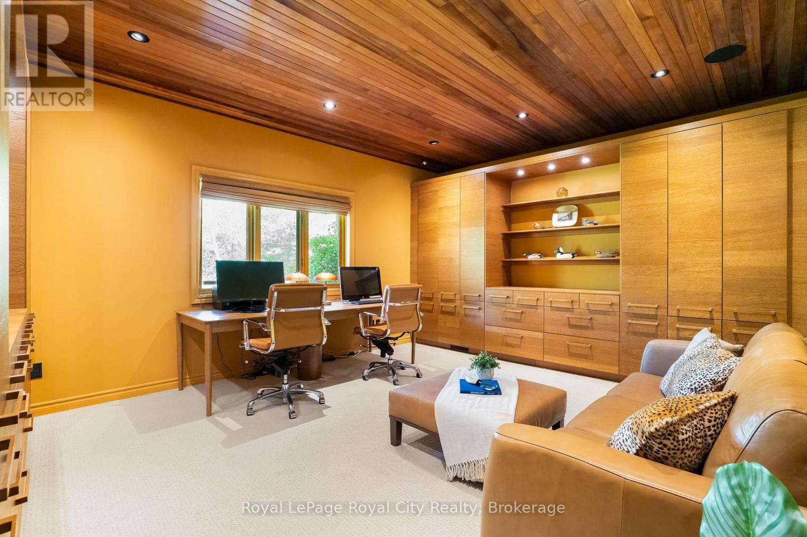 












384 SOUTH RIVER ROAD

,
Centre Wellington (Elora/Salem),




Ontario
N0B1S0

