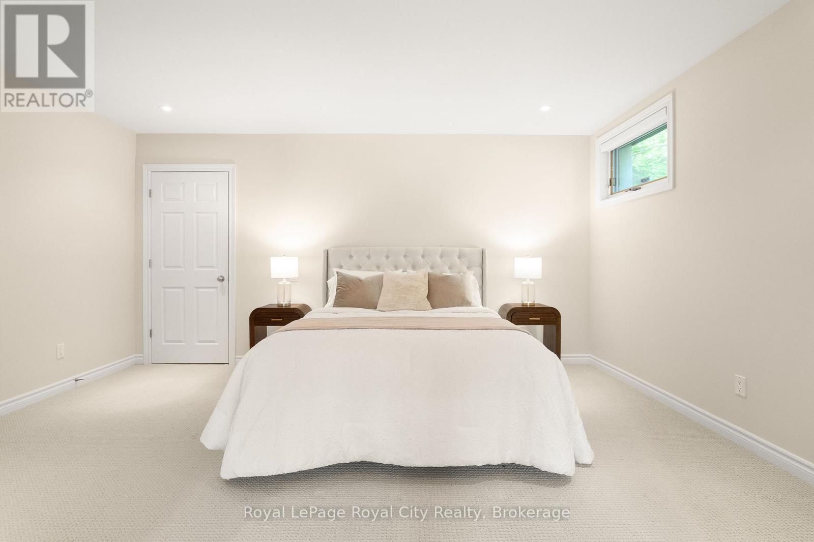 












384 SOUTH RIVER ROAD

,
Centre Wellington (Elora/Salem),




Ontario
N0B1S0

