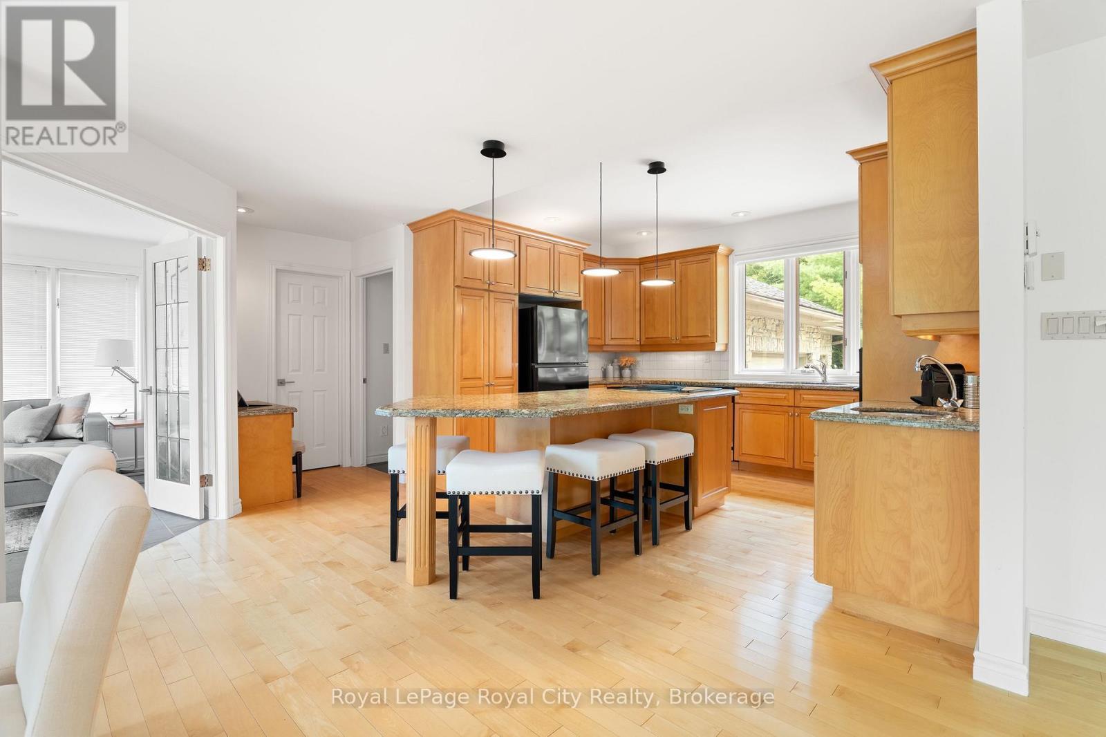 












384 SOUTH RIVER ROAD

,
Centre Wellington (Elora/Salem),




Ontario
N0B1S0

